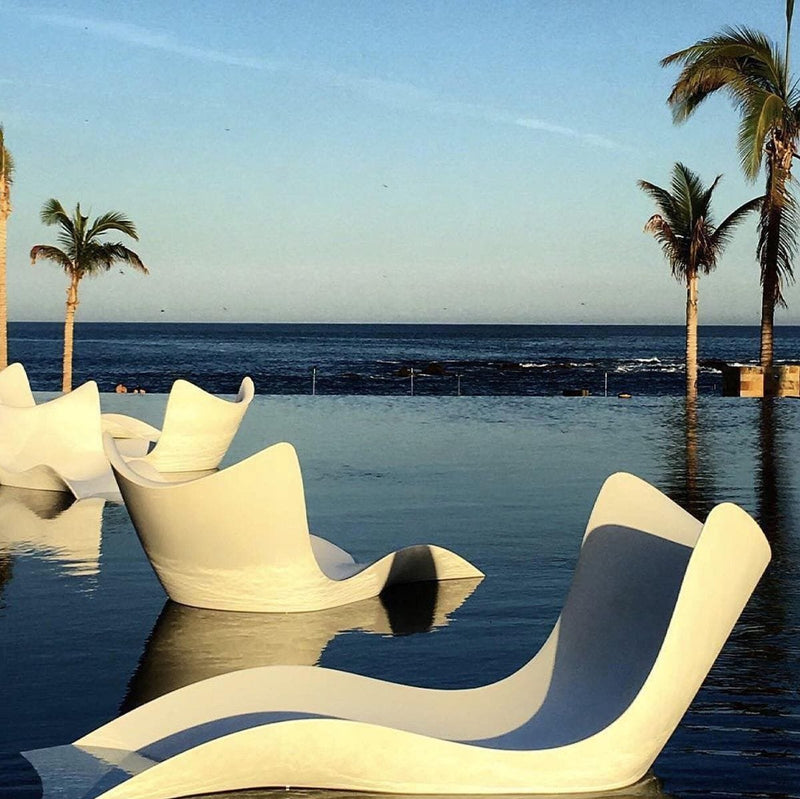 Vondom-surf-in-infinity-pool.jpg