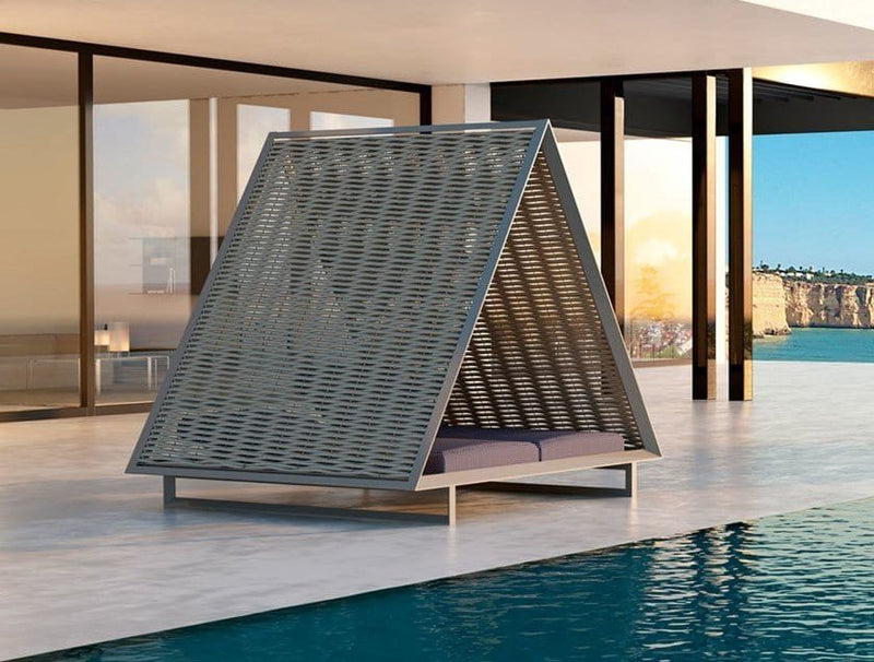 Vondom-vineyard-daybed-sideview.jpg
