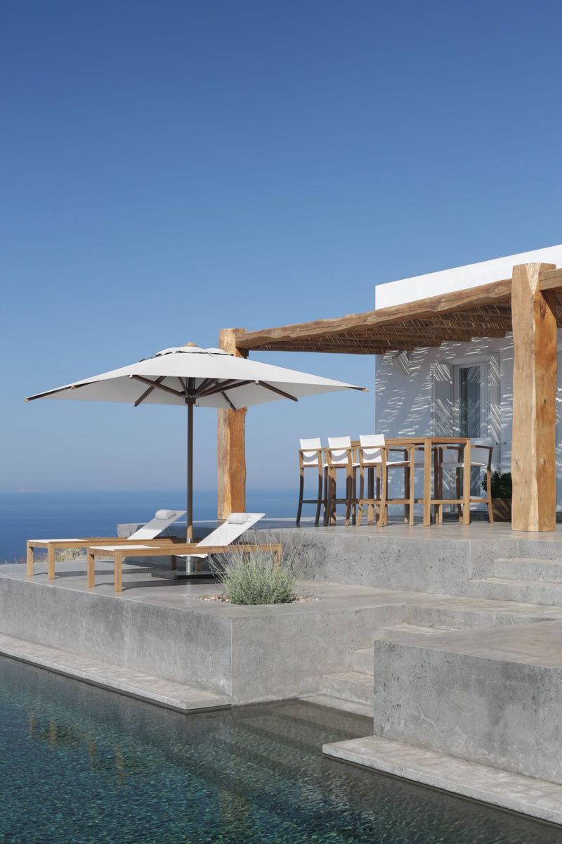 XQI 43 BAR CHAIRS - XQI 200H BAR TABLE - XQI 195 LOUNGERS - SHADY 30VTK PARASOL-min