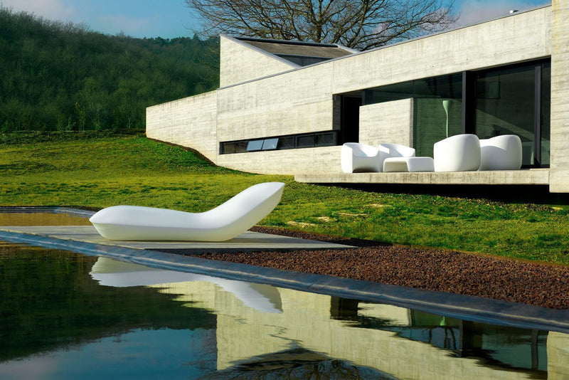 blow-collection-outdoor-sunlounger-armchair-table-stefano-giovannoni-vondom-5.jpg