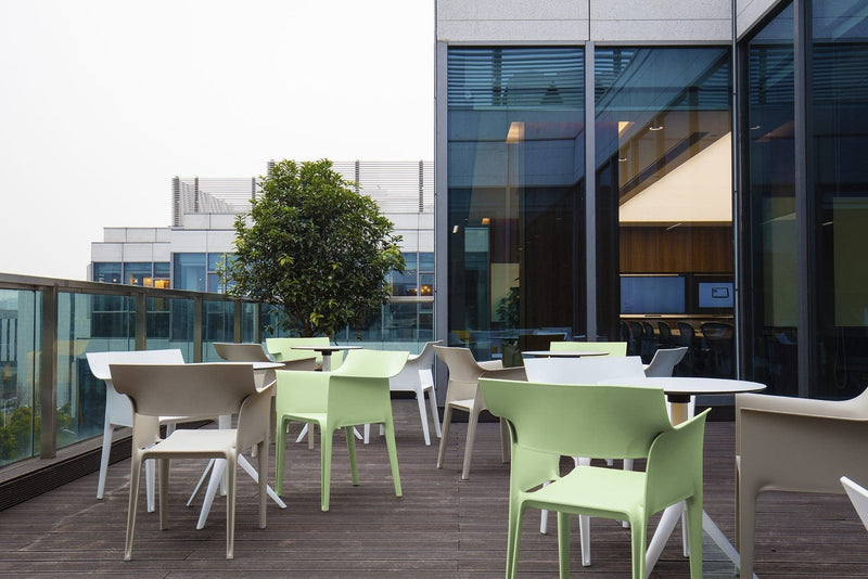 contract-furniture-vondom-chairs-tables-pedrera-marisol-eugeni-quitllet-3.jpg