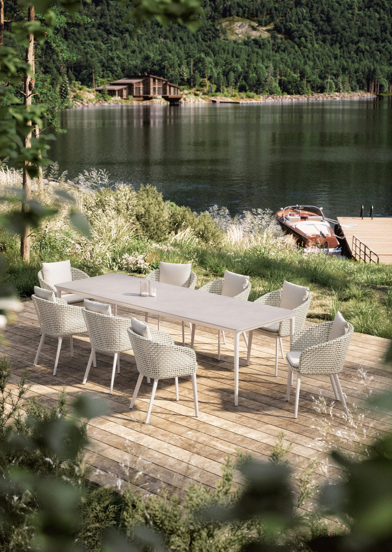 dedon-mood-secret-lakeside-bellmonde-mbrace-alu-scaled.jpg