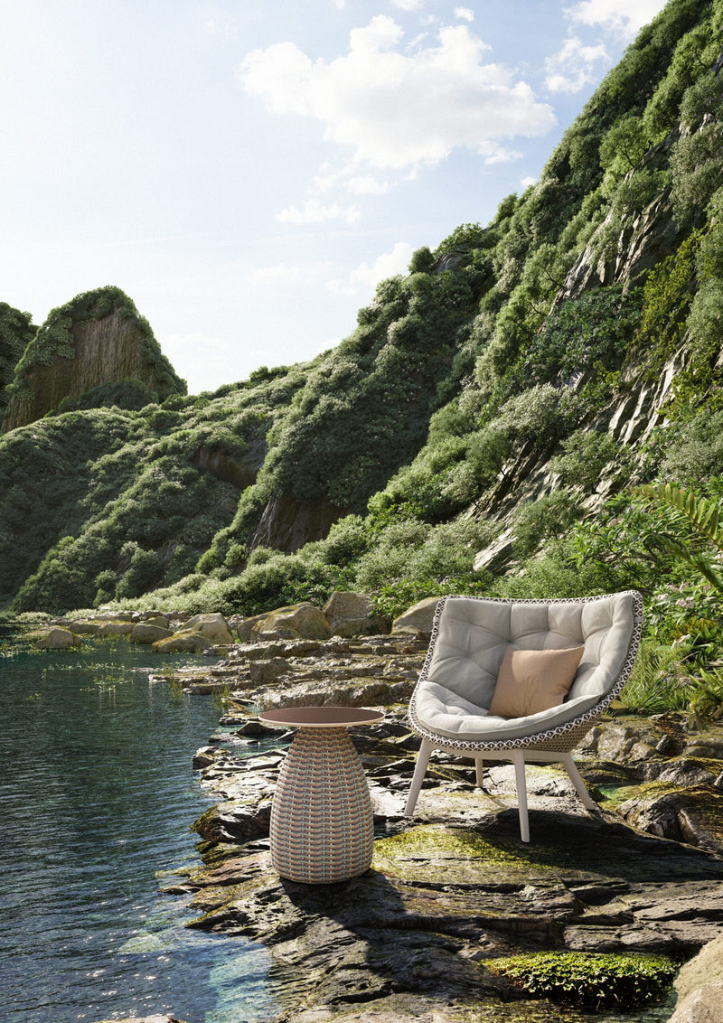 dedon-mood-spiritual-mountain-mbrace-alu-porcini-portrait-scaled.jpg