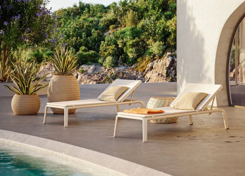 est-living-dedon-seashell-beach-chair-03-1.jpg