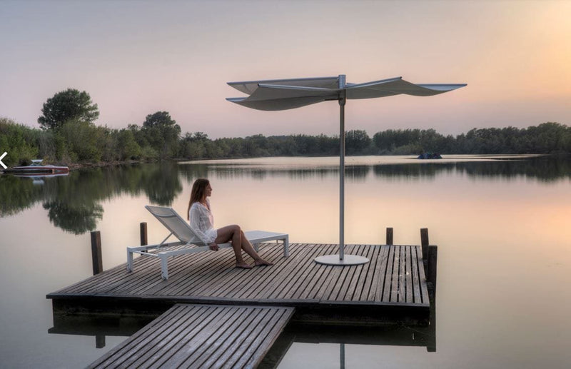 parasol-aan-meer.jpg