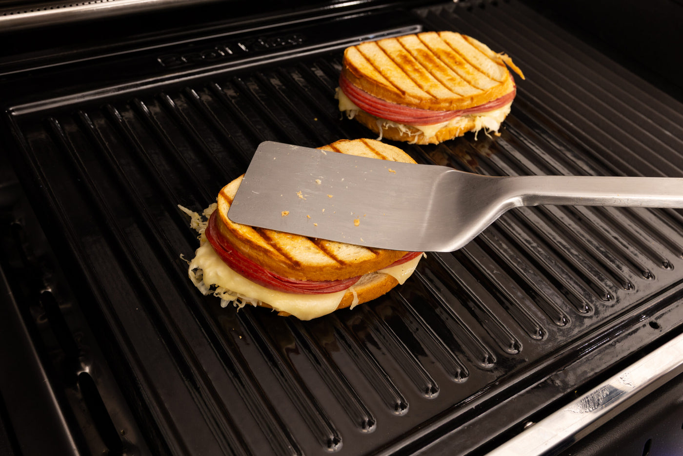 Glad gemailleerde plancha Baron / Crown