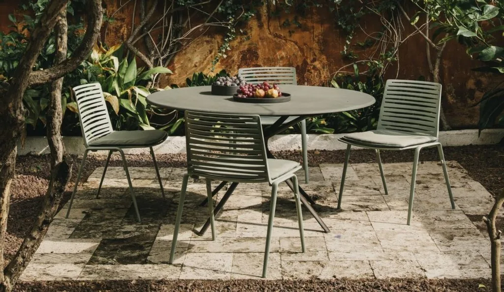 Fast Zebra stoel en tafel