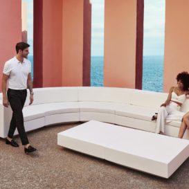 Vondom Vela lounge in white