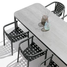 Todus Duct chairs and table