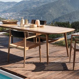 Gloster Clipper dining set with a view