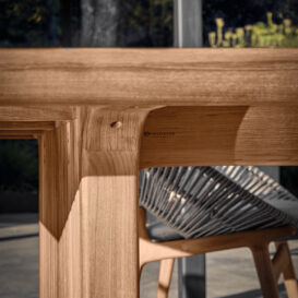 deck dining table detail_1