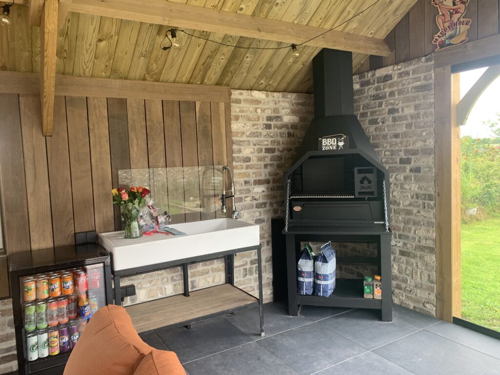 HomeFireBraai 800 Freestanding met dakdoorvoerkit (6)