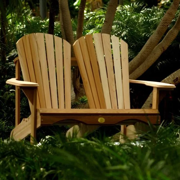 Bearchair loveseat in scene