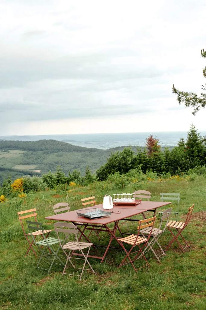 CARACTERE OCRE ROUGE BISTRO LA MOME ALTO BAAK ALBUM2022 SEBASTIEN EROME 1 682x1024 1