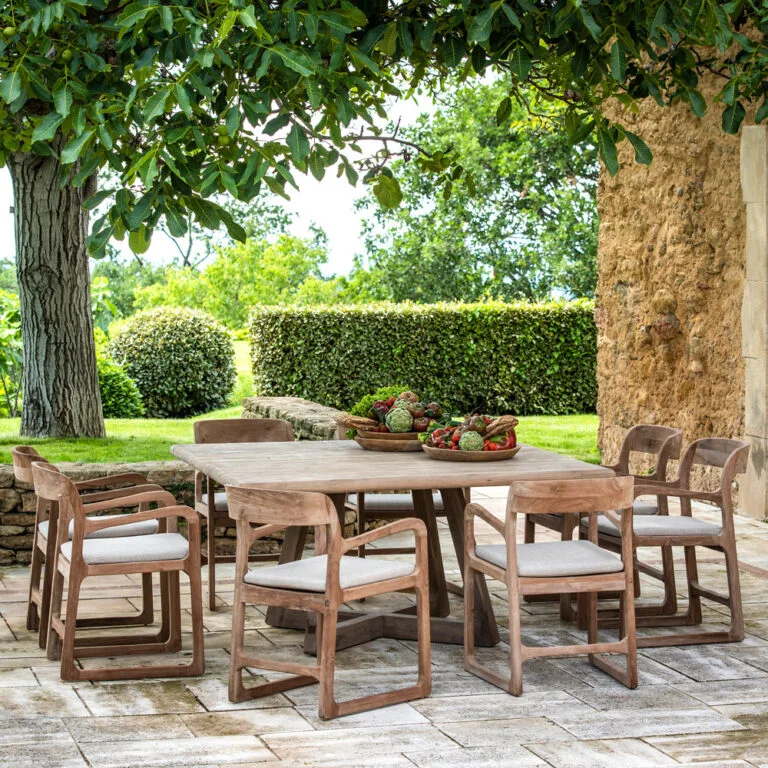 Table carrée Gommaire dennis en extérieur