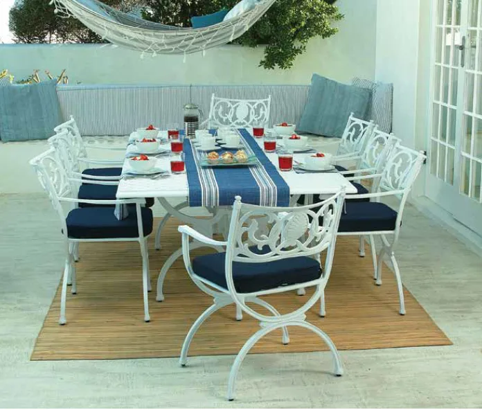 Oxley Artemis set white with blue cushions